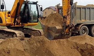 Выкопать яму экскаватором в Куйбышеве от 934 руб. - 2Землекопа-Кбш