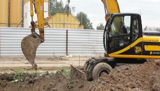 Выкопать яму экскаватором в Куйбышеве от 934 руб. - 2Землекопа-Кбш